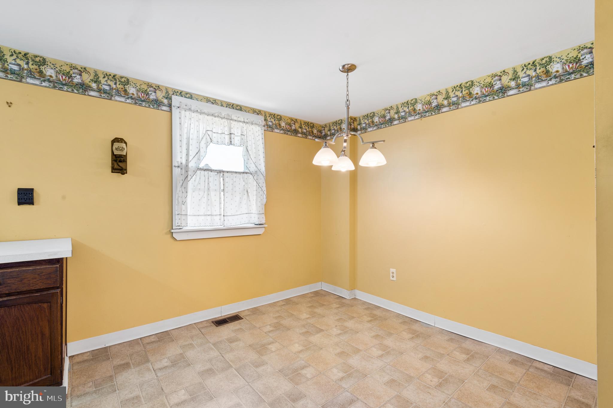 12051 Farwell Road Philadelphia, PA 19154 - Photo 12 of 25 Gallery Image 12