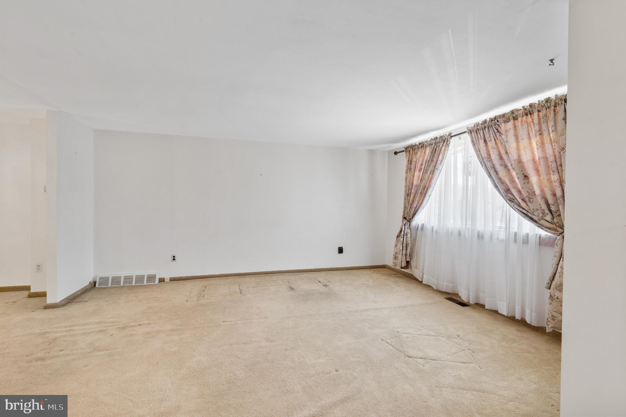 12051 Farwell Road Philadelphia, PA 19154 - Photo 6 of 25 Gallery Image 6