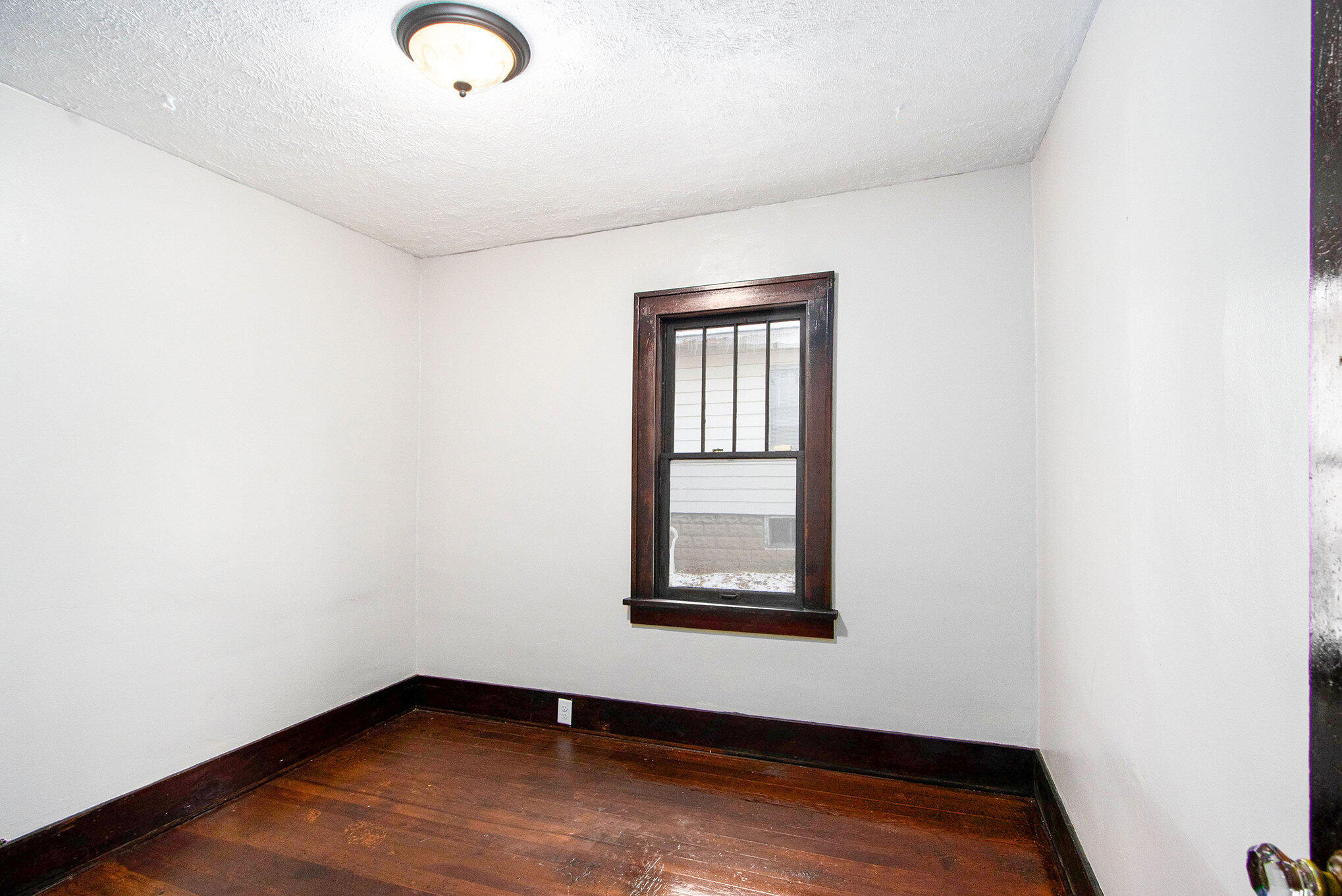 448 Whitcomb Street Kalamazoo, MI 49001 - Photo 8 of 24 011_file_358