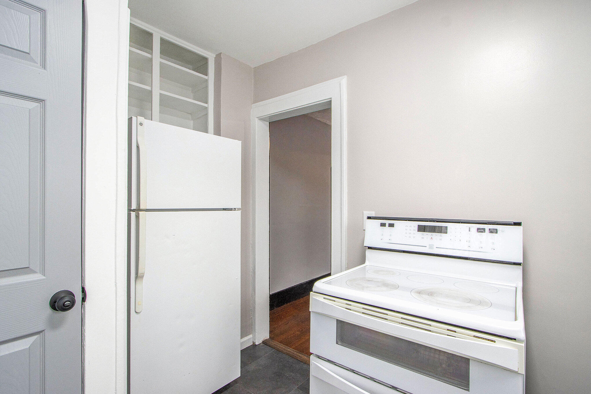 448 Whitcomb Street Kalamazoo, MI 49001 - Photo 10 of 18 013_file_577