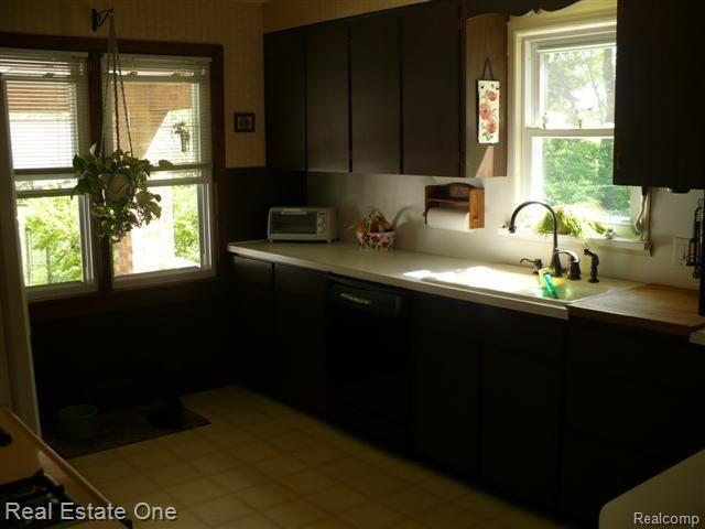 31 Dover Road Waterford, MI 48328 - Photo 11 of 20 31 Dover 162 (Small)