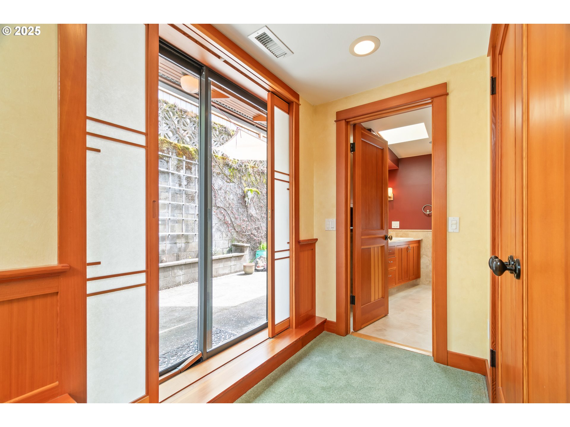 2775 Elinor Street Eugene, OR 97403 - Photo 27 of 48 a view of an entryway
