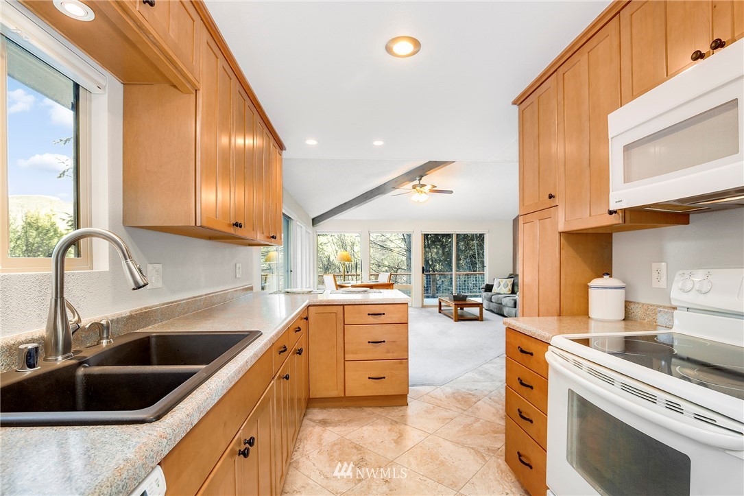 1 Spring Court Bellingham, WA 98229 - Photo 10 of 25 Gallery Image 10