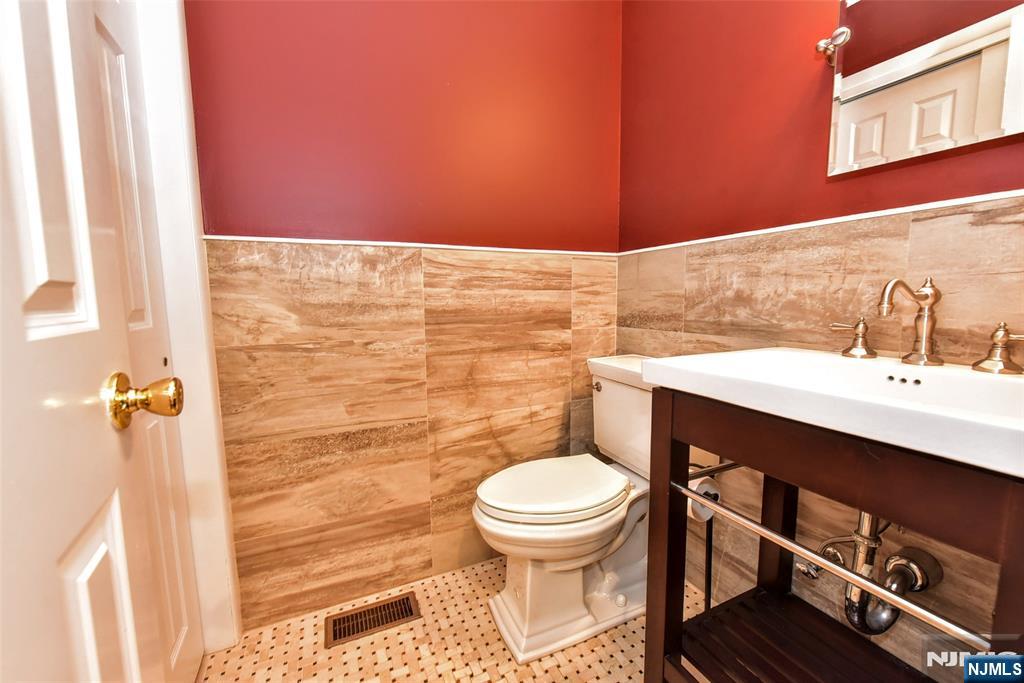 143 Fisher Road Mahwah, NJ 07430 - Photo 18 of 50
