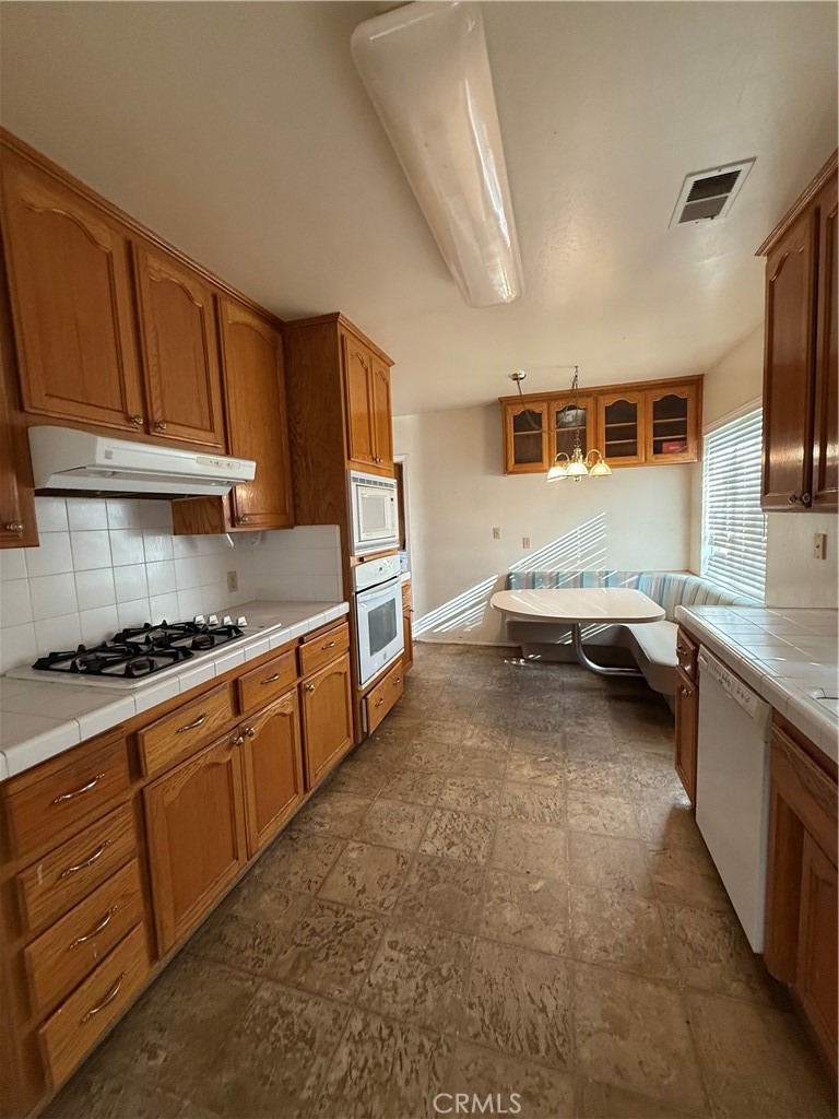 2104 Watson Street Bakersfield, CA 93308 - Photo 3 of 8