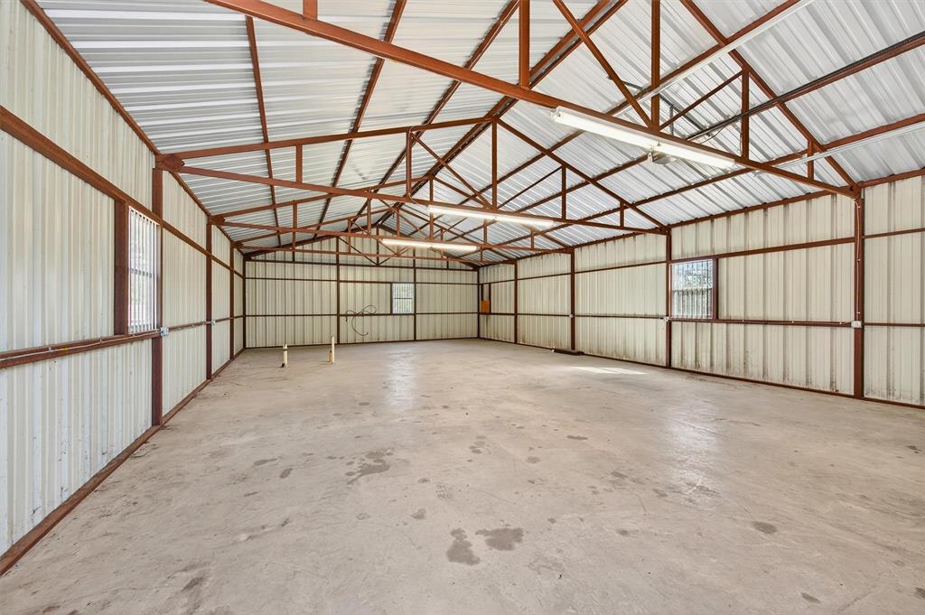 357 Pear Tree Lane Collinsville, TX 76233 - Photo 35 of 37 a view of a garage