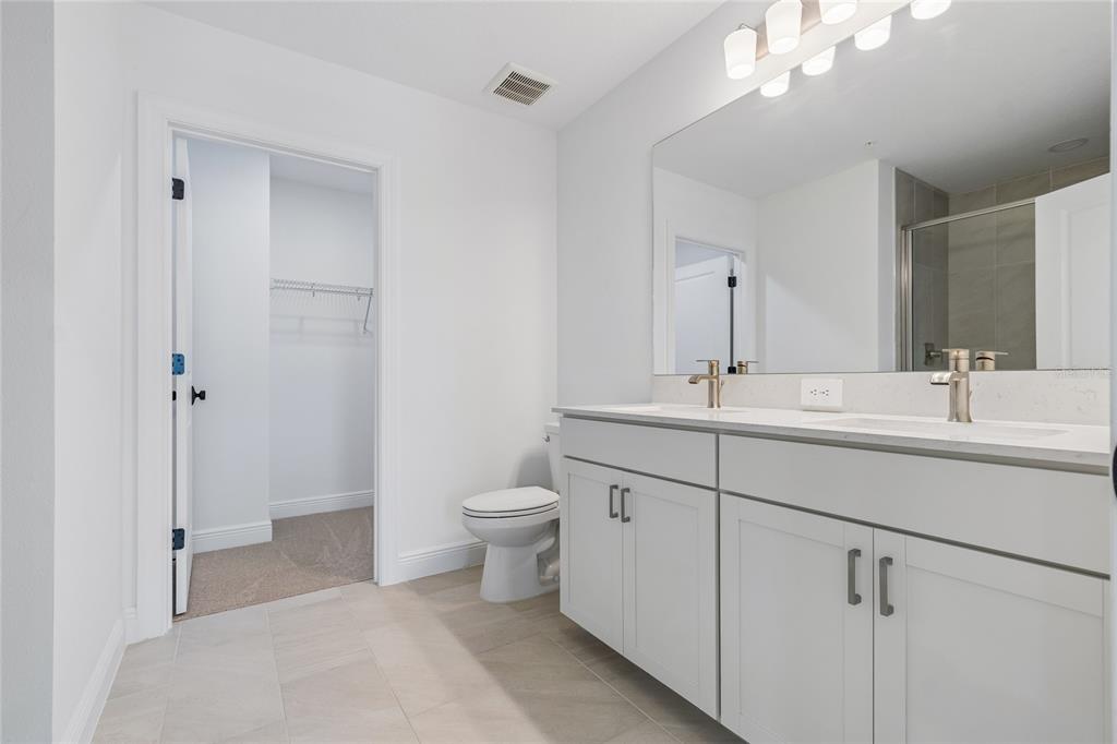 17978 Broadleaf Loop Venice, FL 34293 - Photo 12 of 29