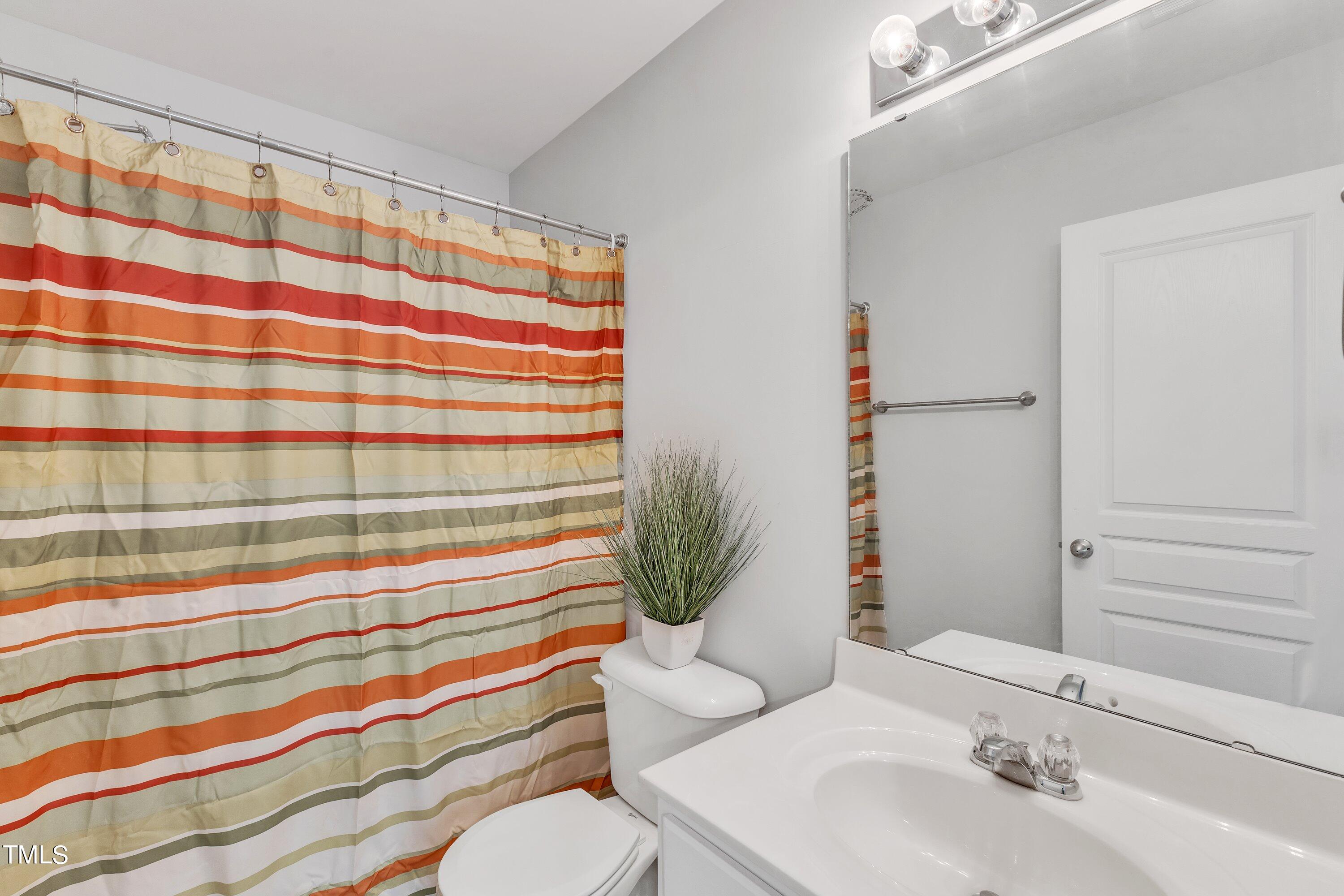 5204 Moonview Court Raleigh, NC 27606 - Photo 21 of 42 33-5204 Moonview-33
