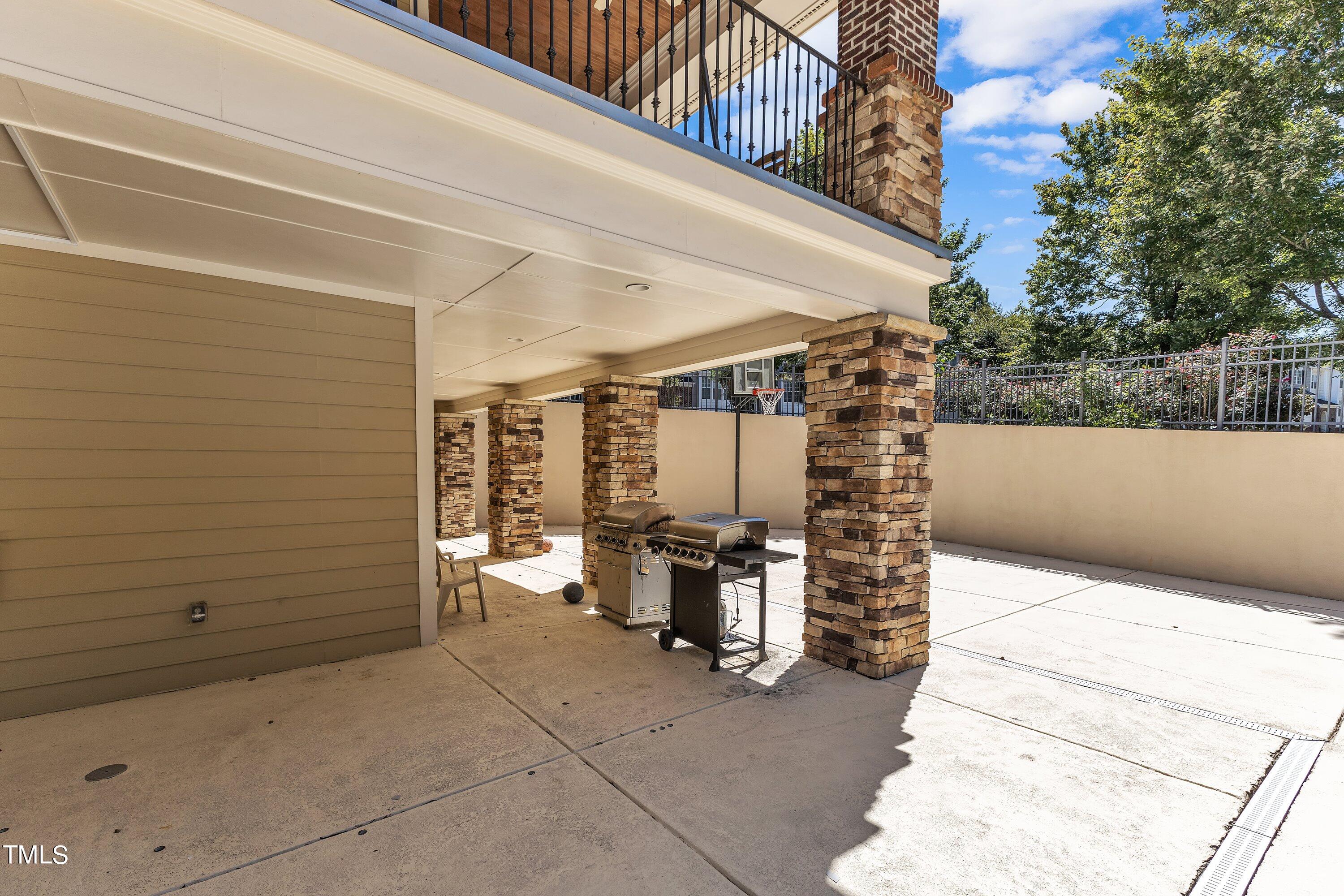 5204 Moonview Court Raleigh, NC 27606 - Photo 37 of 42 47-5204 Moonview-47