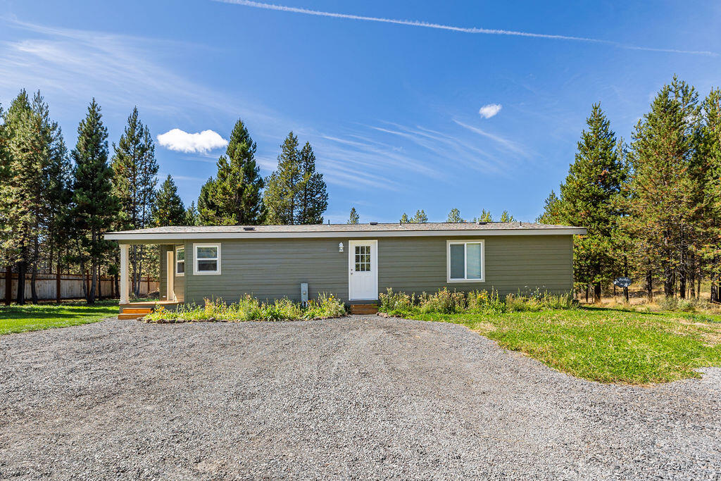 55053 Tamarack Road Bend, OR 97707 - Photo 7 of 41 6