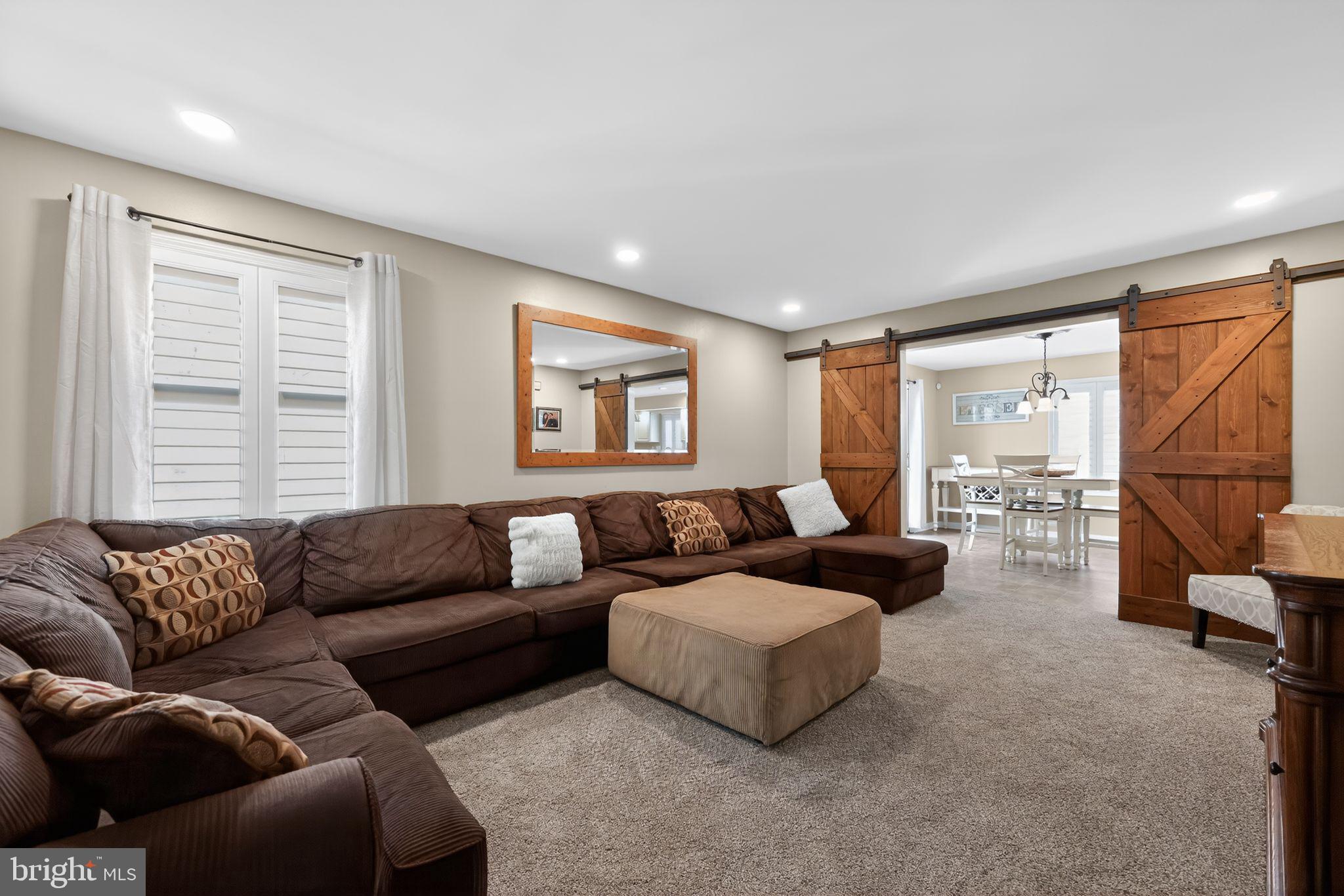 727 Hurffville - Cross Keys Road Sewell, NJ 08080 - Photo 8 of 33 Family Rm