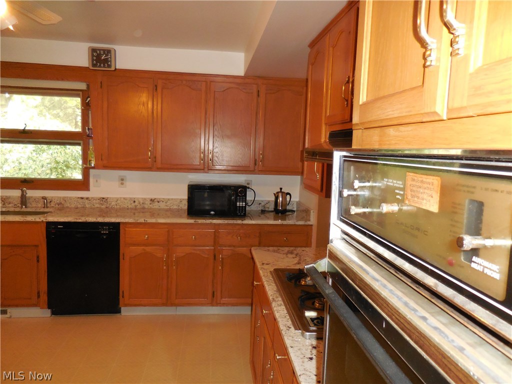 7 Nepahwin Road Timberlake, OH 44095 - Photo 18 of 26 Gallery Image 18