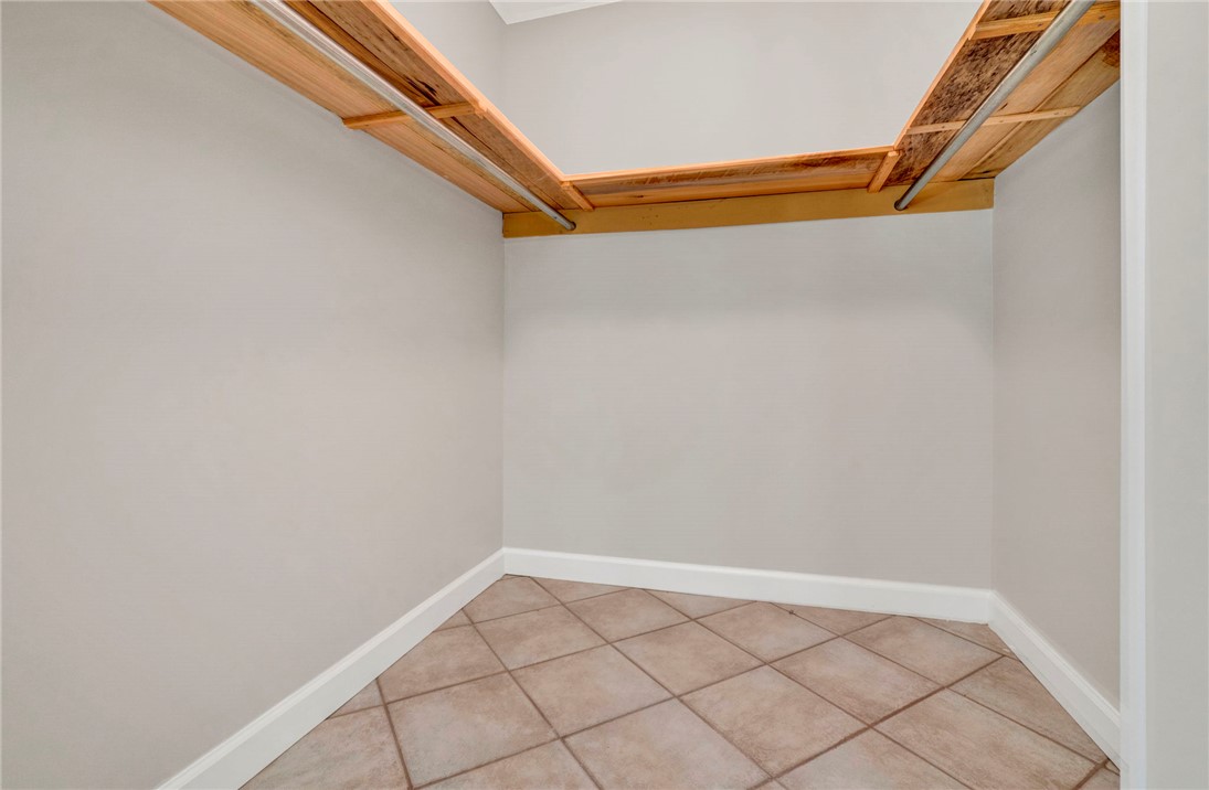 120 Patterson Ridge Road Salem, SC 29676 - Photo 15 of 46 Primary walk-in closet.