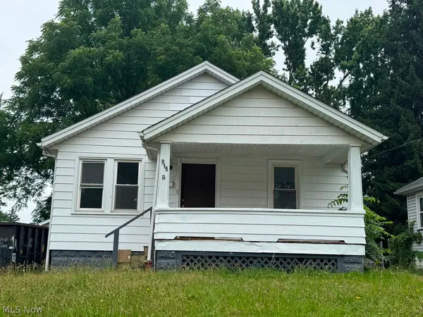 $1,050 | 915 Pasadena Avenue, Youngstown, OH 44502