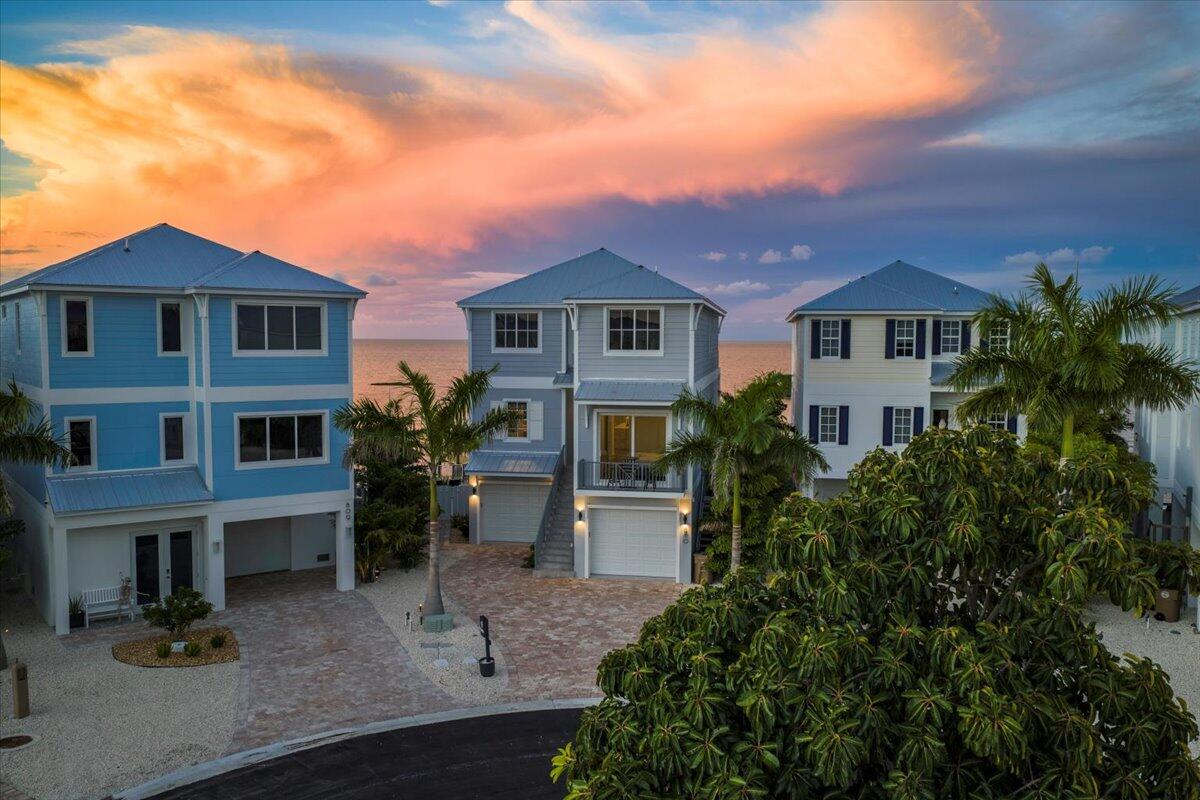 810 39th Street, Unit GULF Marathon, FL 33050 - Photo 113 of 113 a front view of a house with a yard
