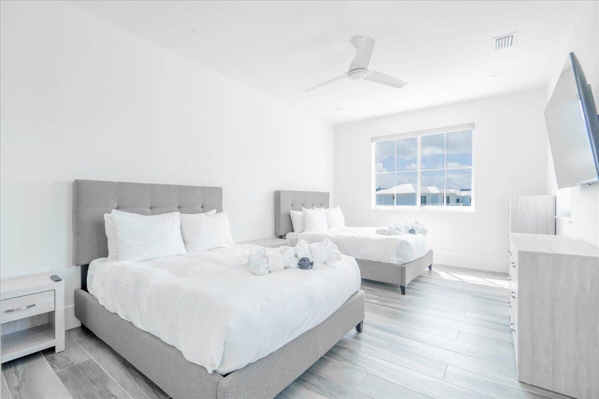 810 39th Street, Unit GULF Marathon, FL 33050 - Photo 23 of 113 a large white bed in a white room
