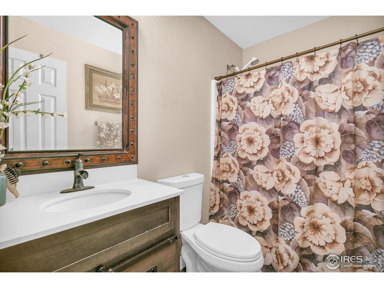 3704 Riverside Parkway Evans, CO 80620 - Photo 18 of 25 Hall bath