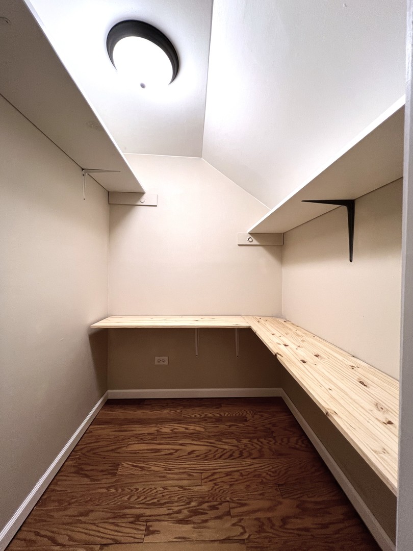 4633 North Racine Avenue, Unit GN Chicago, IL 60640 - Photo 15 of 25 a view of entryway