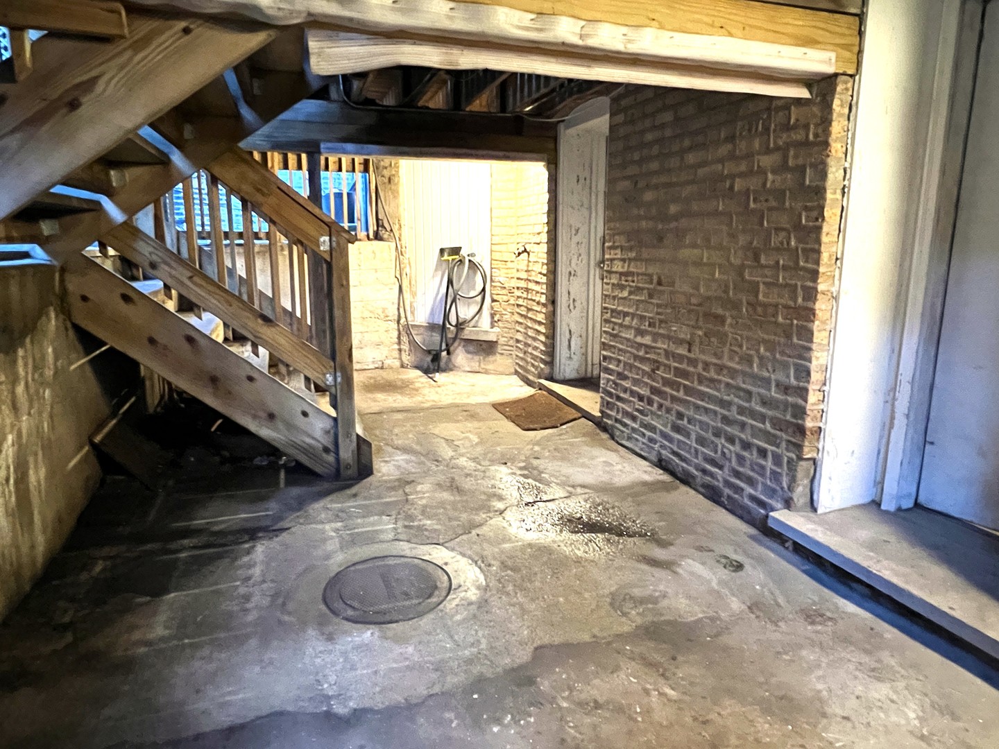4633 North Racine Avenue, Unit GN Chicago, IL 60640 - Photo 17 of 25 a view of an entryway