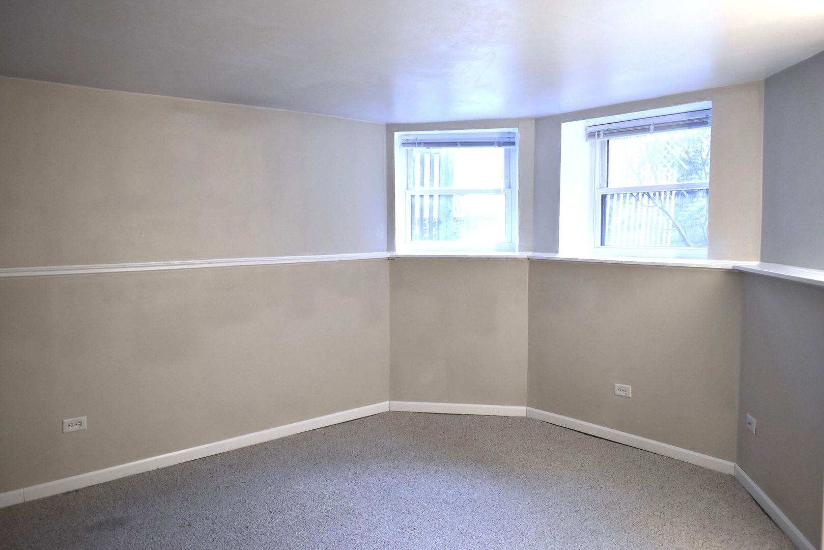 4633 North Racine Avenue, Unit GN Chicago, IL 60640 - Photo 10 of 25 an empty room with a window