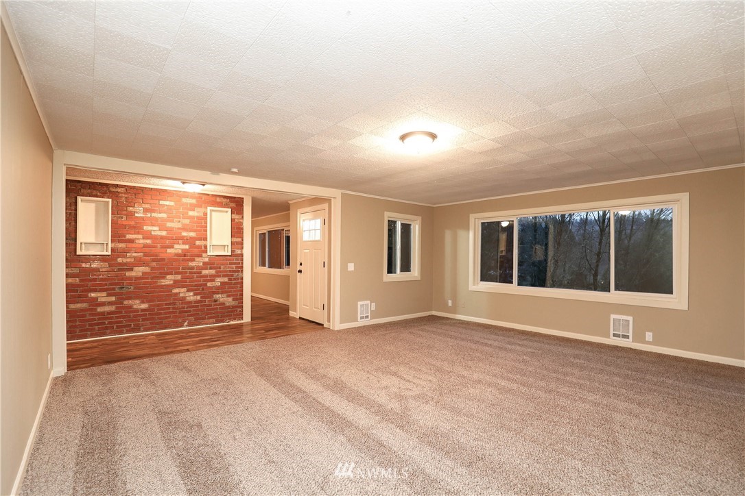 234 White Road Castle Rock, WA 98611 - Photo 4 of 22 Gallery Image 4