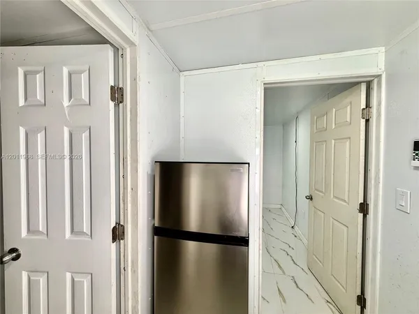 $1,000 | 950 Northwest 109th Street, Miami, FL 33168