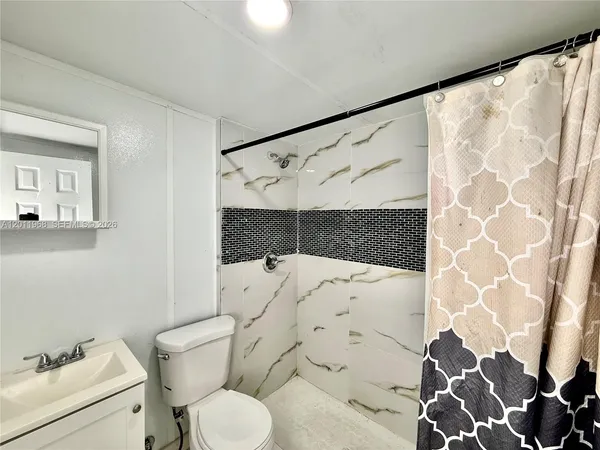 $1,000 | 950 Northwest 109th Street, Miami, FL 33168