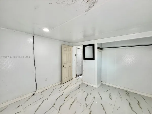$1,000 | 950 Northwest 109th Street, Miami, FL 33168