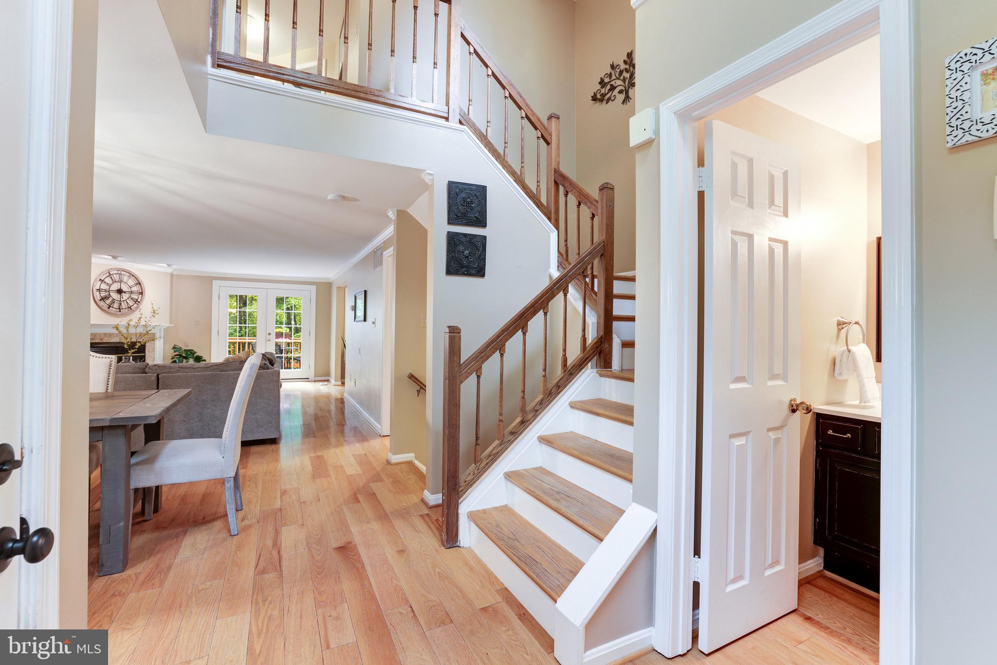 1522 Deer Point Way Reston, VA 20194 - Photo 3 of 51