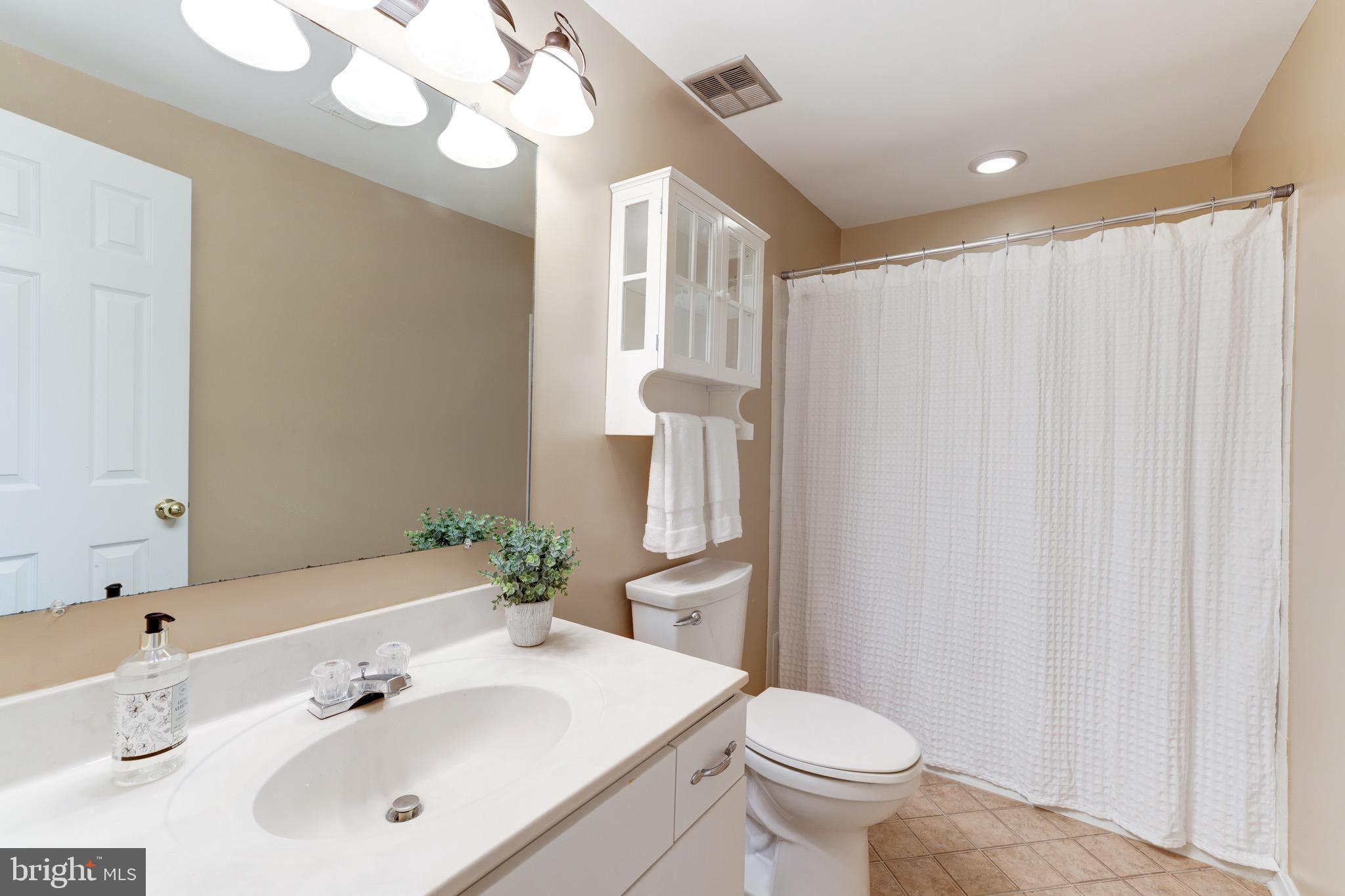 1522 Deer Point Way Reston, VA 20194 - Photo 42 of 51