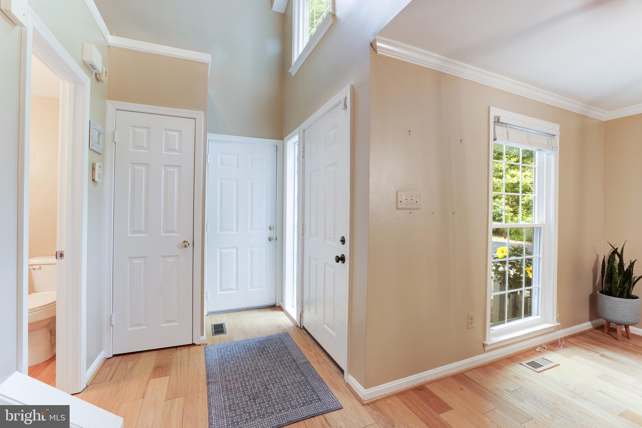 1522 Deer Point Way Reston, VA 20194 - Photo 5 of 51