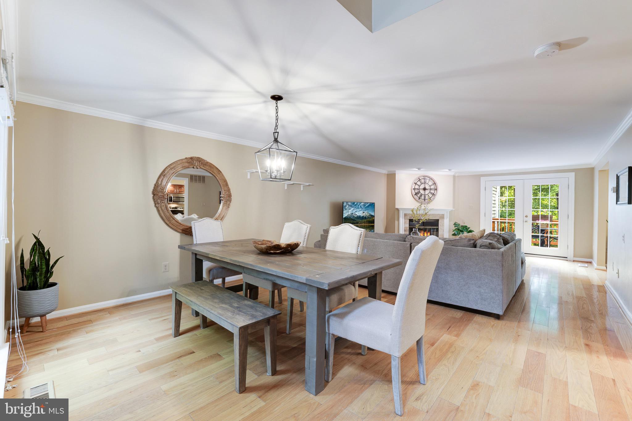1522 Deer Point Way Reston, VA 20194 - Photo 6 of 51