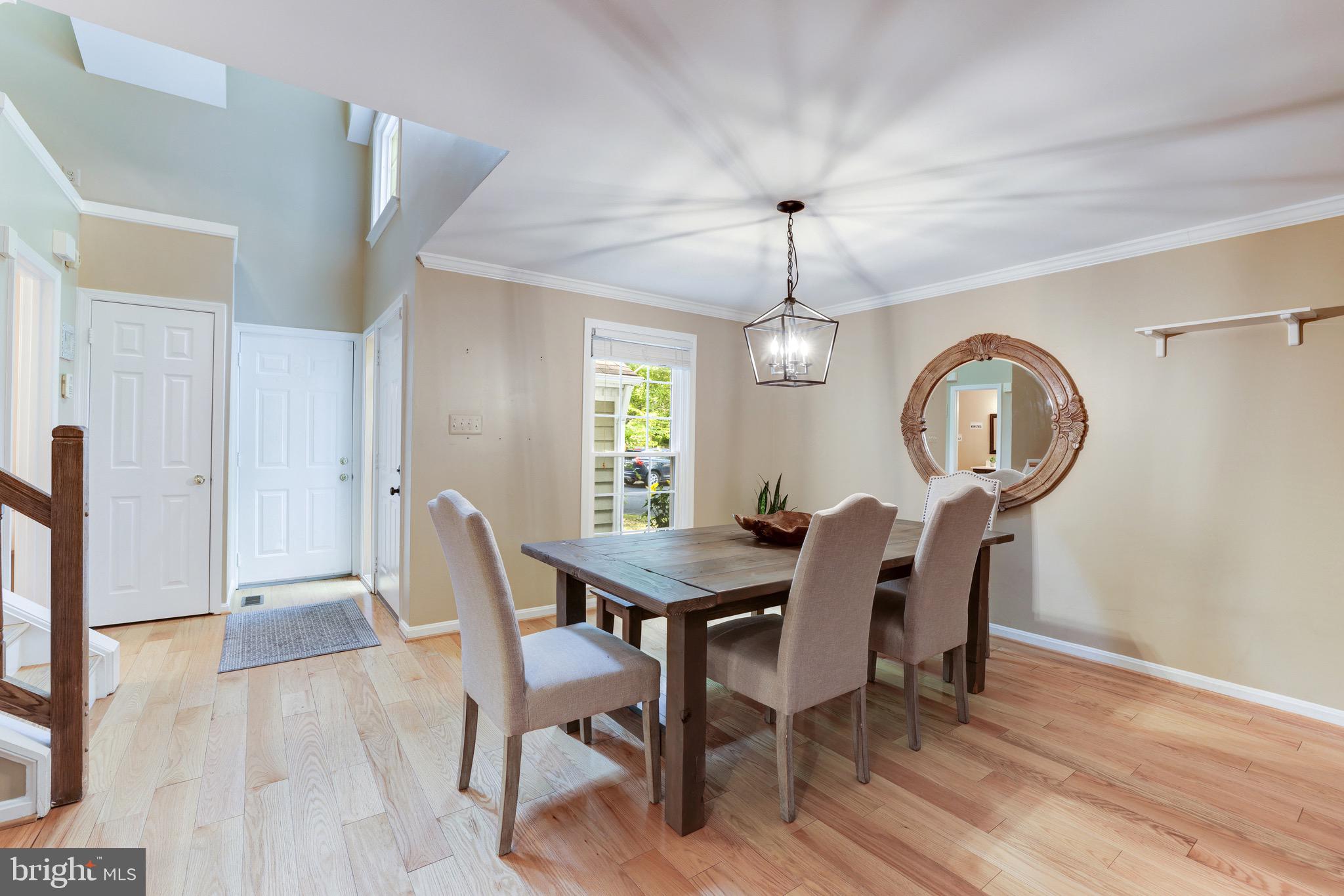 1522 Deer Point Way Reston, VA 20194 - Photo 7 of 51