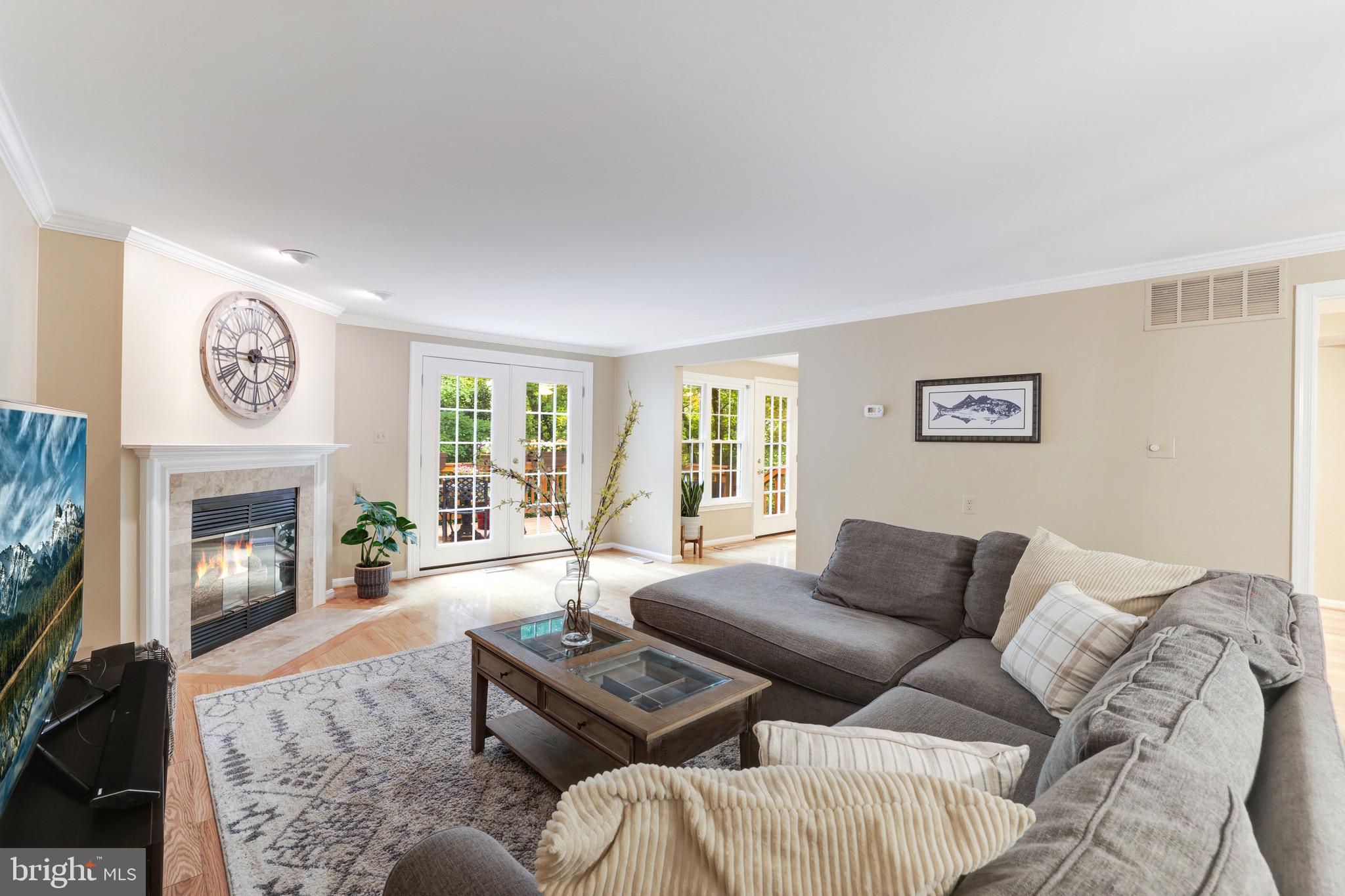 1522 Deer Point Way Reston, VA 20194 - Photo 9 of 51