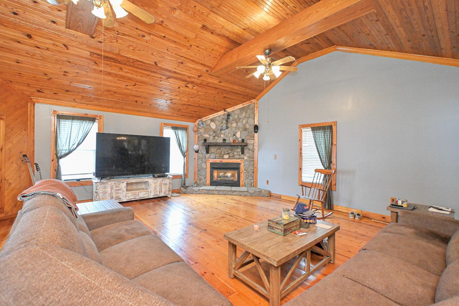 2695 South Tull Road Hanover, IN 47243 - Photo 4 of 47