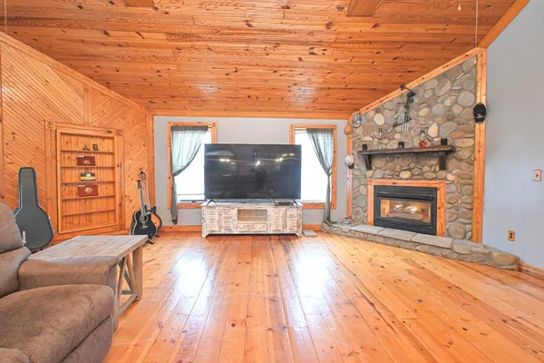 $355,000 | 2695 South Tull Road, Hanover, IN 47243