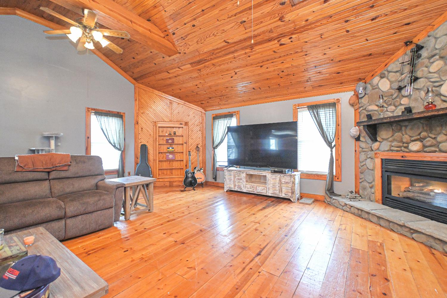 2695 South Tull Road Hanover, IN 47243 - Photo 5 of 61