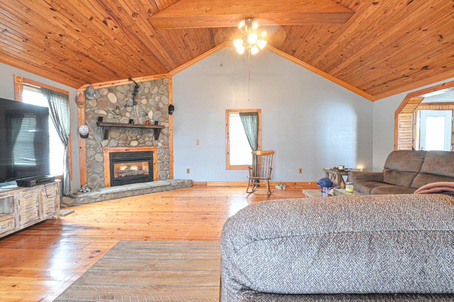 2695 South Tull Road Hanover, IN 47243 - Photo 9 of 61