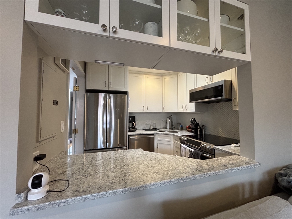 241 Beacon Street, Unit 5 Boston, MA 02116 - Photo 6 of 27