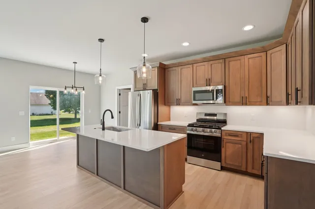 $575,000 | 216 Cardinal Lane, Sauk City, WI 53583