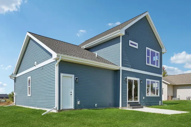 $575,000 | 216 Cardinal Lane, Sauk City, WI 53583