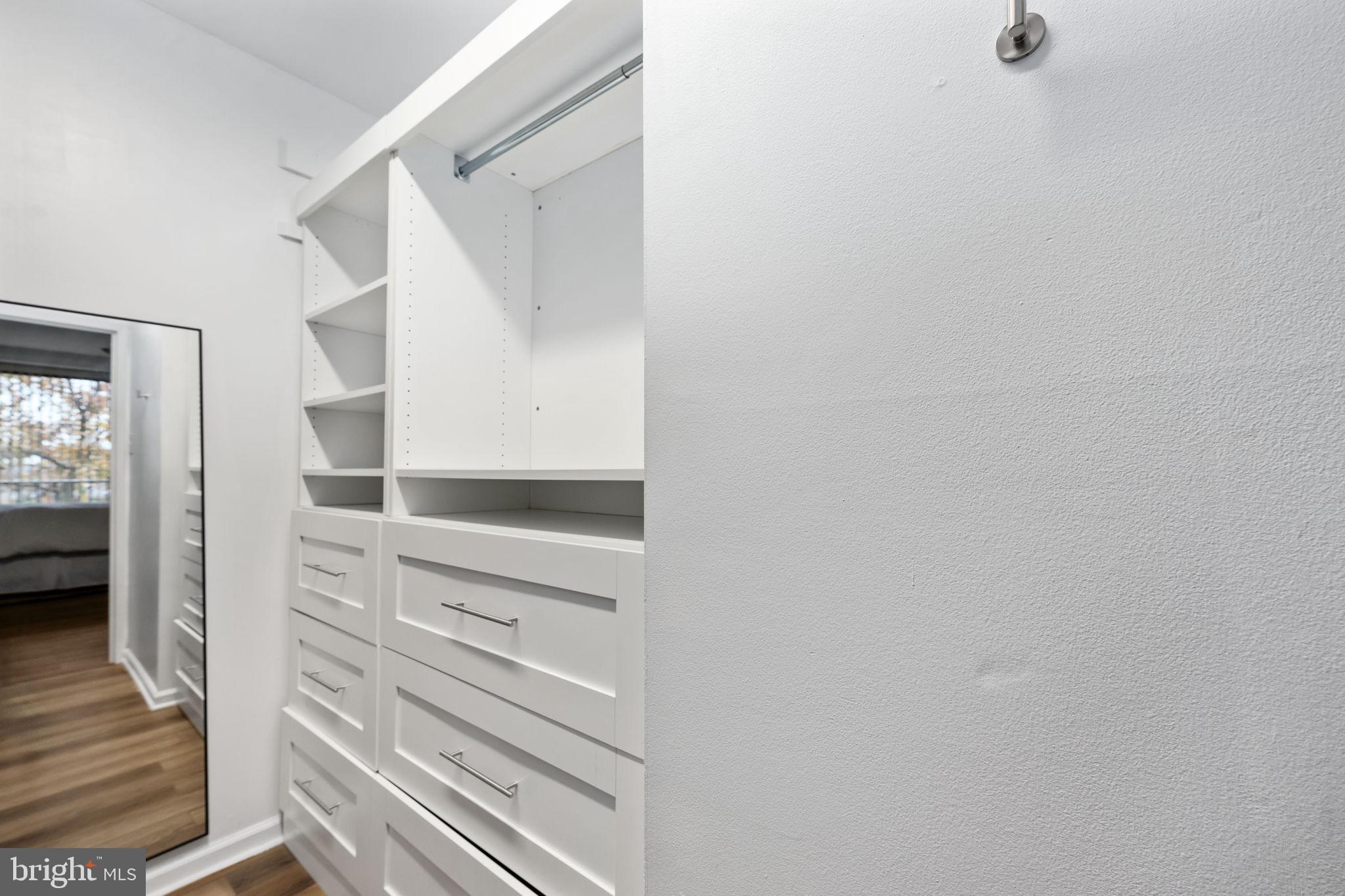 4141 North Henderson Road, Unit 702 Arlington, VA 22203 - Photo 33 of 69 a view of walk in closet