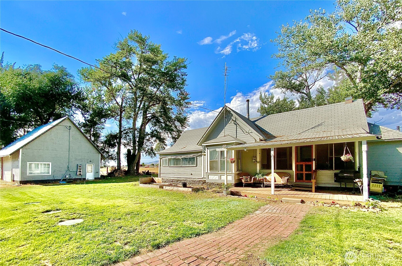 911 Thomas Road Ellensburg, WA 98926 - Photo 1 of 39 Gallery Image 1