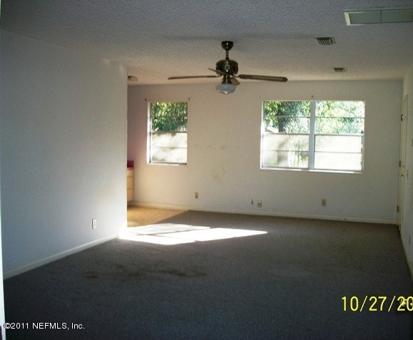 5523 Riverton Road Jacksonville, FL 32277 - Photo 11 of 15 MOTHER-IN-LAW SUITE