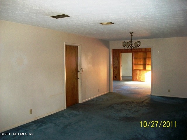 5523 Riverton Road Jacksonville, FL 32277 - Photo 3 of 15 DINING ROOM