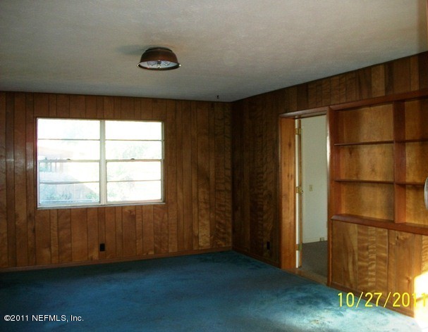 5523 Riverton Road Jacksonville, FL 32277 - Photo 5 of 15 FAMILY ROOM