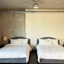 $1,850 | 353 East Bonneville Avenue, Unit 205, Las Vegas, NV 89101