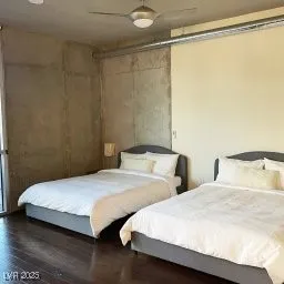 $1,850 | 353 East Bonneville Avenue, Unit 205, Las Vegas, NV 89101