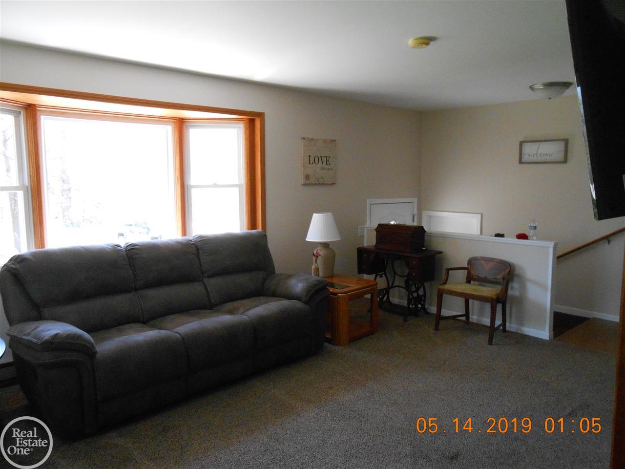 8090 Yale Road Avoca, MI 48006 - Photo 11 of 34 31379922-10.JPG