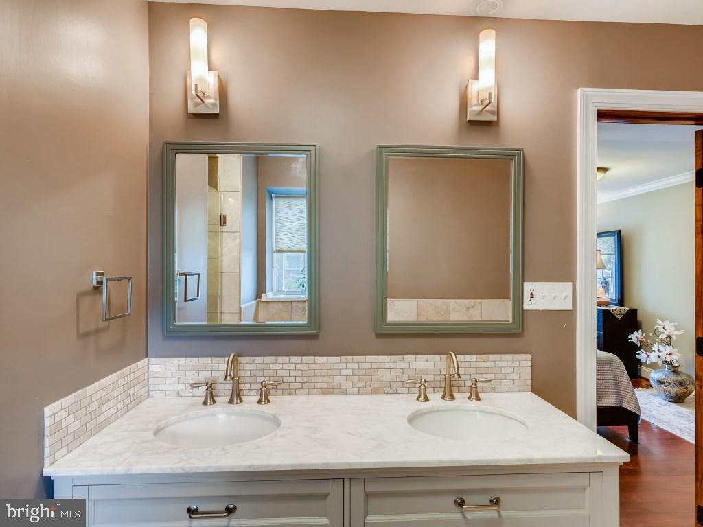 111 Charlesbrooke Road Baltimore, MD 21212 - Photo 2 of 39 Master Bath Double Vanity